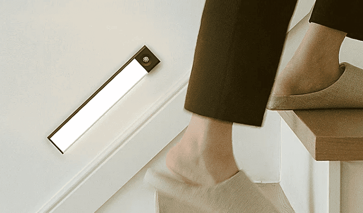Garderobslampa LED med rörelsesensor